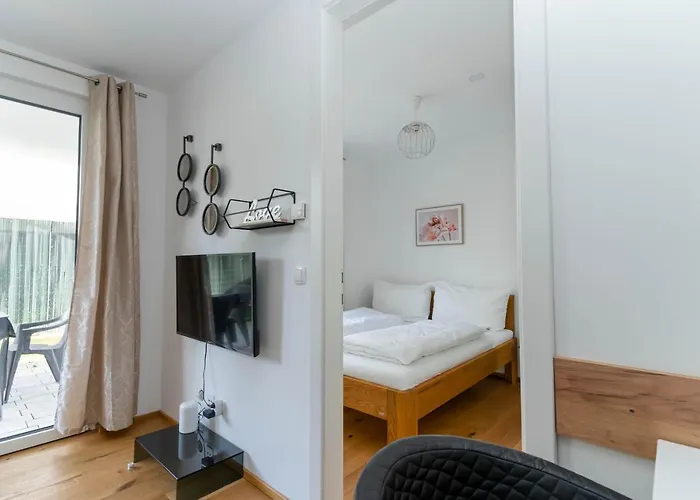 Modern With Tiny Garden Near Center * וינה