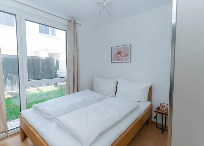 דירה Modern With Tiny Garden Near Center וינה