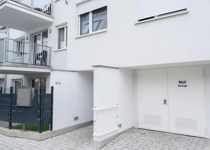 Modern With Tiny Garden Near Center * וינה